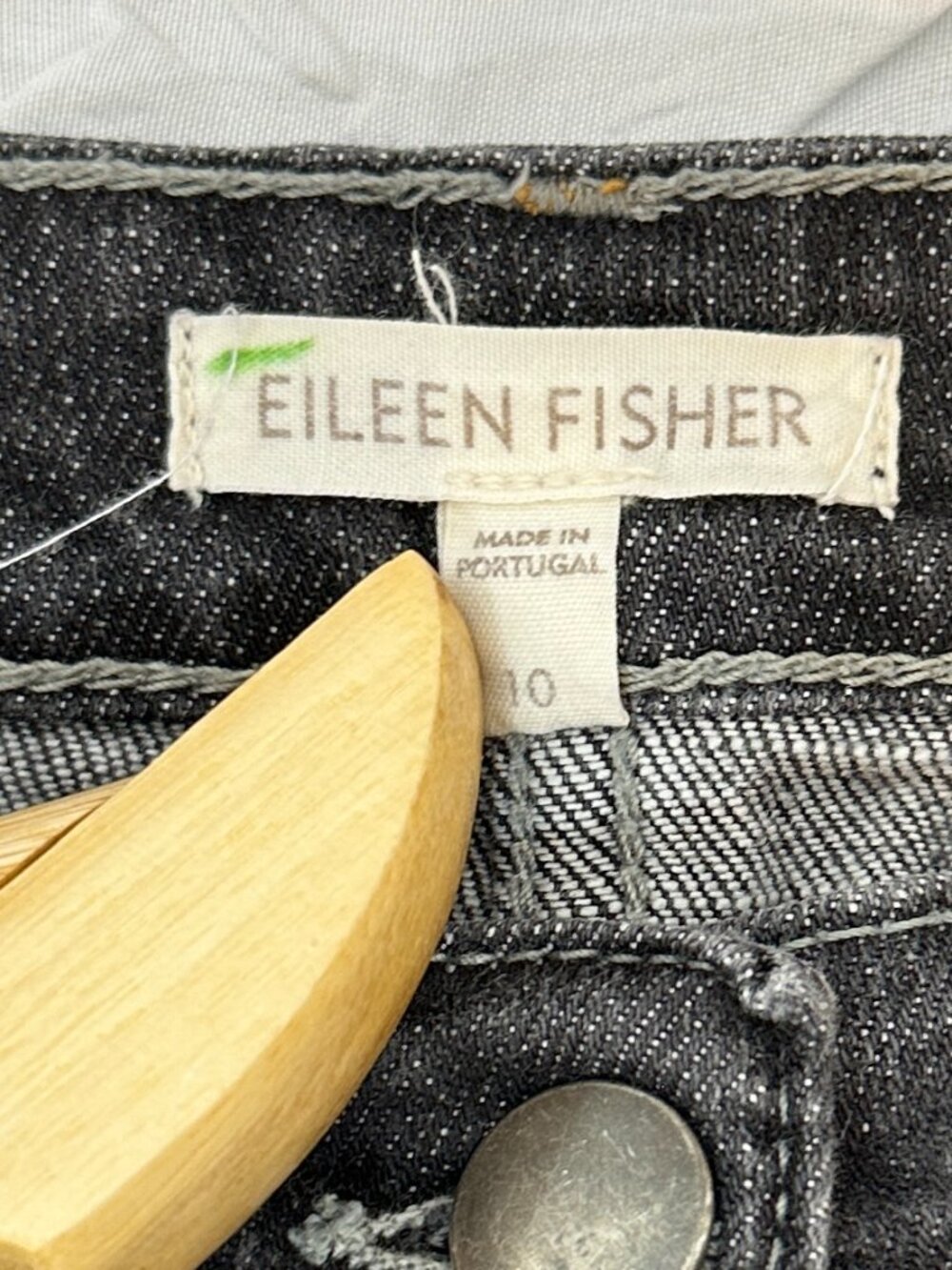 Eileen Fisher Tapered Leg Black Jeans, Size 10 Minimalist Capsule Classic - Picture 5 of 6